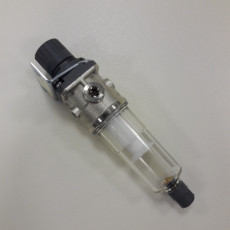 DF-220 - Compressed air pressure regulator w/filter DF-220 - Compressed air pressure regulator w/filter